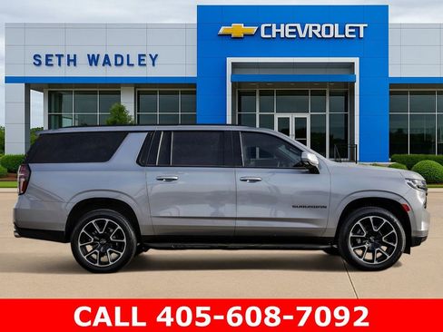 Used 2024 Chevrolet Suburban RST w/ Sport Performance Package AWD/4WD image 8