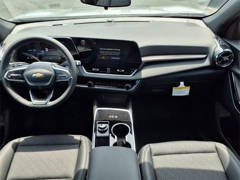 New 2026 Chevrolet Equinox LT w/ Convenience Package II image 3