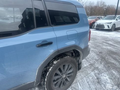 Used 2025 Toyota Land Cruiser image 33