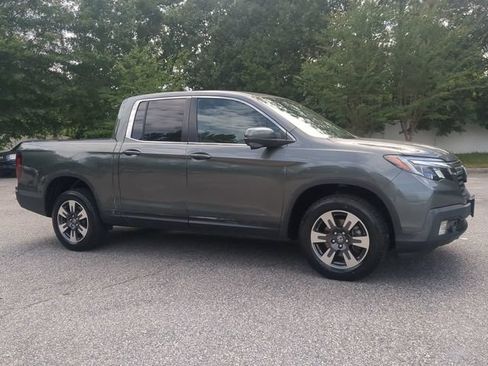 Used 2017 Honda Ridgeline RTL-T image 2