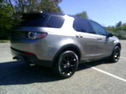 Used 2018 Land Rover Discovery Sport HSE image 28