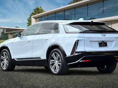 New 2026 Cadillac Lyriq Luxury image 6