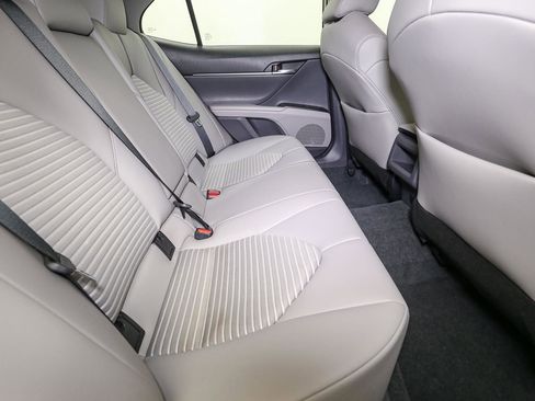 Used 2023 Toyota Camry SE image 21