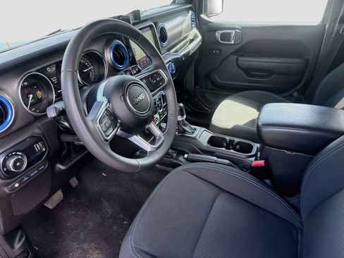 Used 2023 Jeep Wrangler Unlimited Rubicon 4xe AWD/4WD image 25
