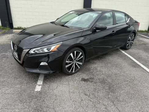 Used 2022 Nissan Altima 2.5 SR image 1