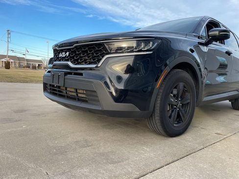 Used 2023 Kia Sorento LX image 16
