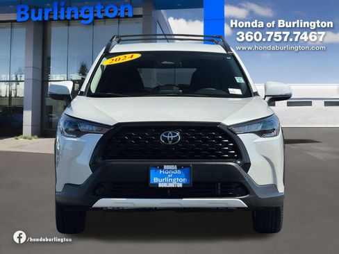 Used 2024 Toyota Corolla Cross LE AWD/4WD image 10
