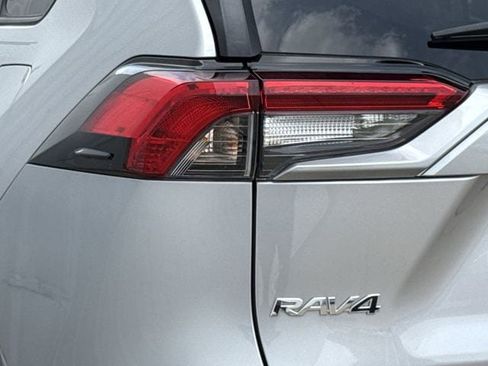Used 2023 Toyota RAV4 XLE Premium image 7