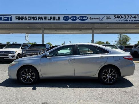 Used 2016 Toyota Camry XSE w/ Moonroof Package FWD image 9