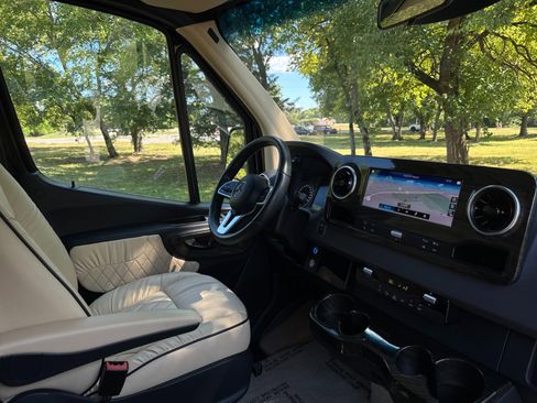 Used 2019 Mercedes-Benz Sprinter 170 image 26