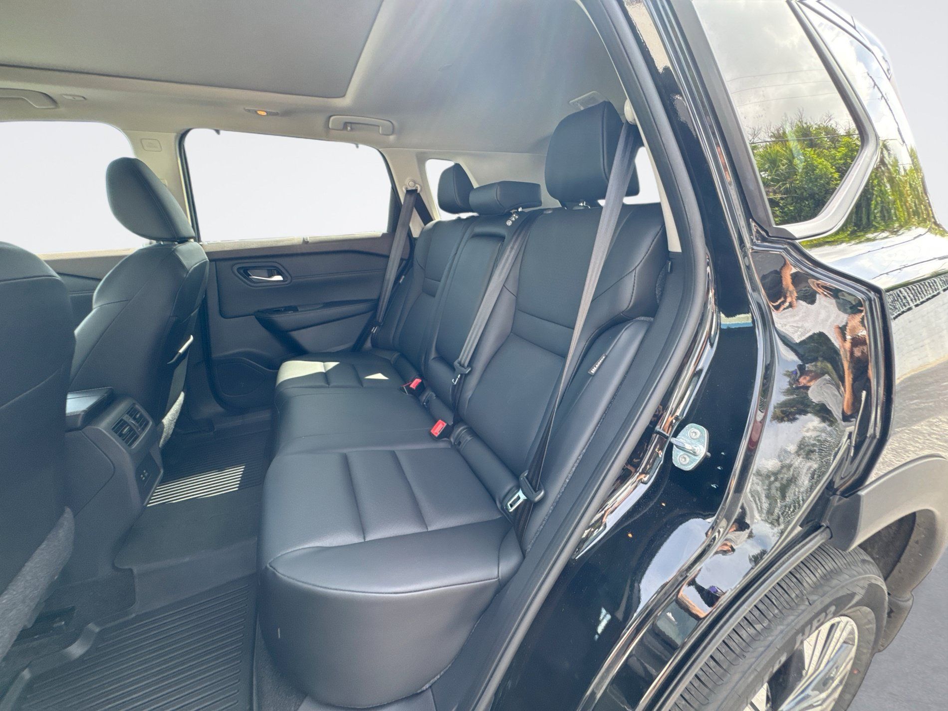 Certified 2023 Nissan Rogue SV w/ SV Premium Package AWD/4WD image 14
