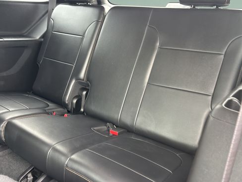 Used 2018 Chevrolet Traverse Premier w/ Driver Confidence II Package FWD image 13