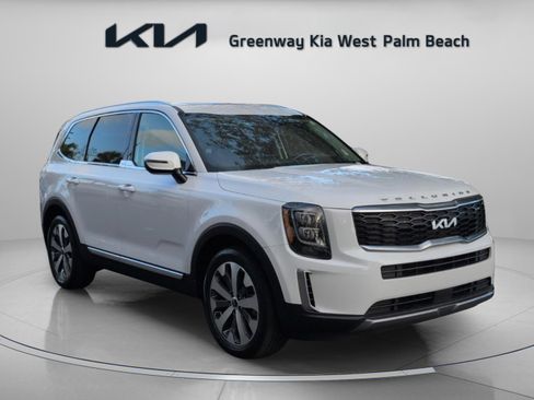 Certified 2022 Kia Telluride EX w/ EX Premium Package image 2