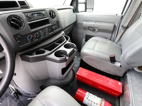 Used 2023 Ford E-450 and Econoline 450 Super Duty w/ Power Windows & Locks Group RWD image 20