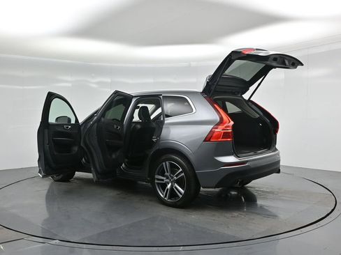 Used 2020 Volvo XC60 T5 Momentum w/ Protection Package Premier image 39