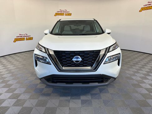 Used 2023 Nissan Rogue SV image 9