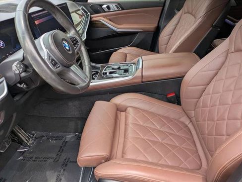 Used 2024 BMW X7 xDrive40i w/ M Sport Package AWD/4WD image 15