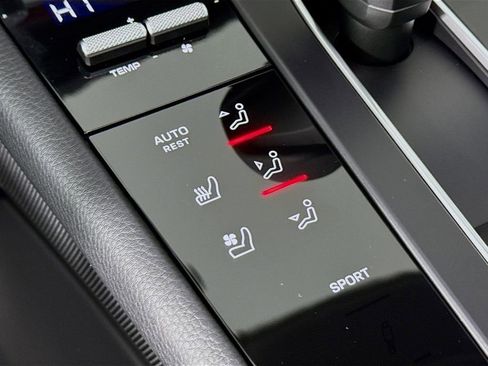 Certified 2026 Porsche Macan AWD/4WD image 21