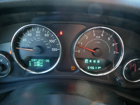 Used 2018 Jeep Wrangler Sahara w/ Connectivity Group image 21