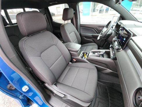 Used 2024 Chevrolet Colorado LT w/ LT Convenience Package II image 11