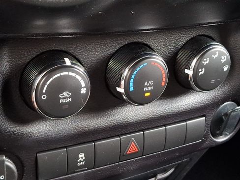 Used 2016 Jeep Wrangler Sport w/ Quick Order Package 23S AWD/4WD image 15