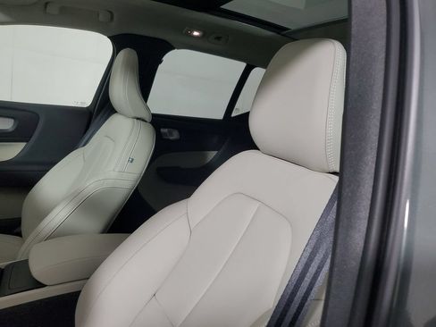 Used 2026 Volvo XC40 B5 Plus w/ Climate Package AWD/4WD image 25
