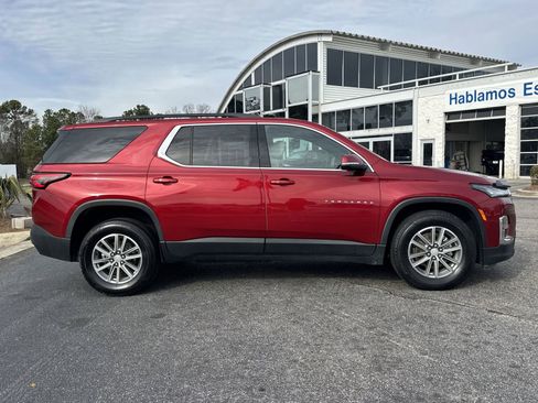 Used 2023 Chevrolet Traverse LT w/ Rear Camera Mirror Package image 11