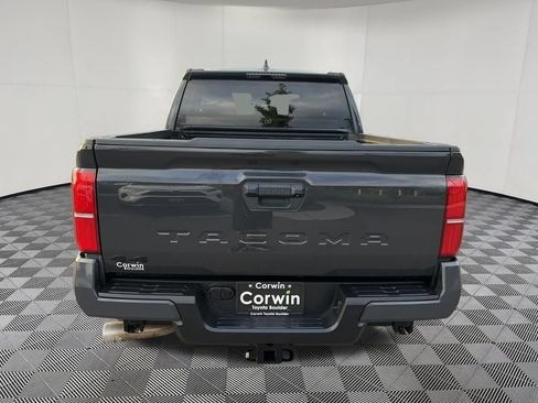 Used 2025 Toyota Tacoma TRD Off-Road AWD/4WD image 8