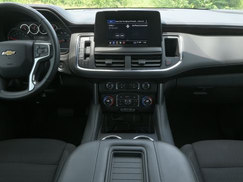 Used 2023 Chevrolet Tahoe LS RWD image 14