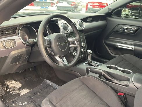 Used 2017 Ford Mustang Coupe image 32