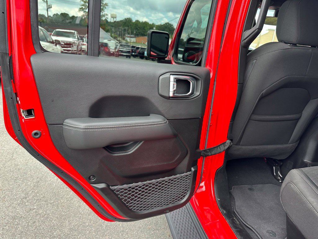 Used 2023 Jeep Gladiator Overland AWD/4WD image 22