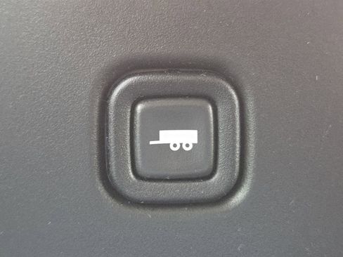 Used 2023 Chevrolet Express 2500 w/ Driver Convenience Package image 5