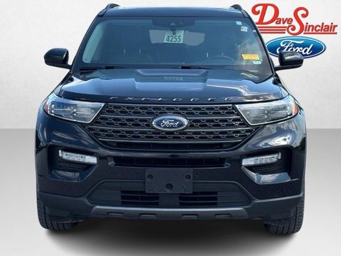 Used 2022 Ford Explorer XLT w/ Equipment Group 202A AWD/4WD image 2