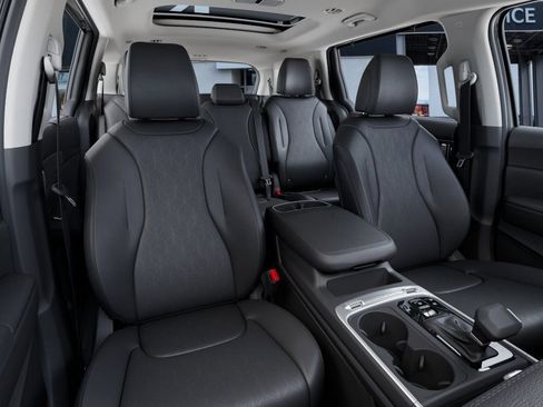 New 2026 Kia Carnival SX FWD image 15