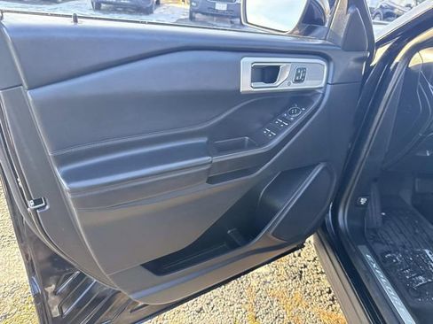 Used 2020 Ford Explorer Platinum image 24