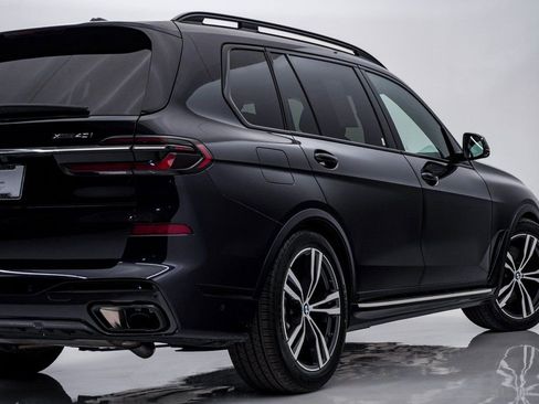 Used 2023 BMW X7 xDrive40i w/ Executive Package image 9