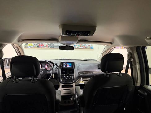 Used 2019 Dodge Grand Caravan SE image 60