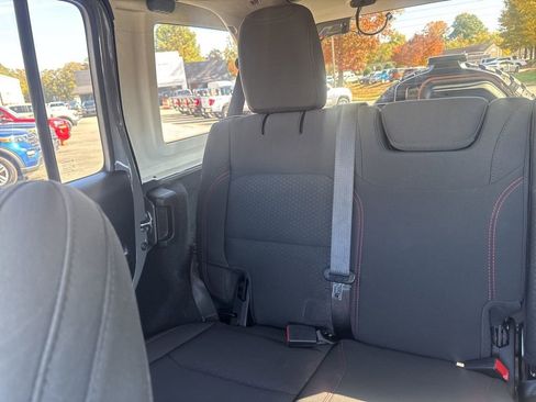 Used 2021 Jeep Wrangler Unlimited Rubicon image 21