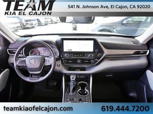 Used 2023 Toyota Highlander XLE FWD image 20