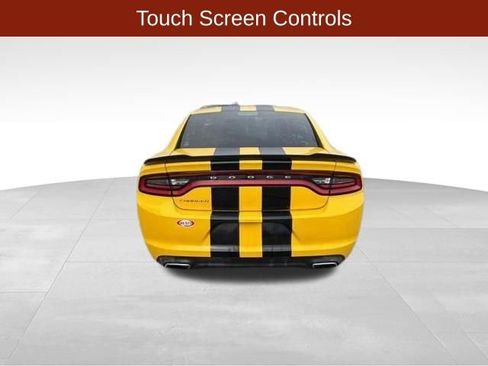 Used 2017 Dodge Charger SE w/ Blacktop Package image 6