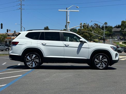 Used 2025 Volkswagen Atlas SE FWD image 6