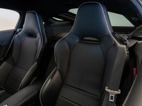 Used 2022 McLaren GT image 4