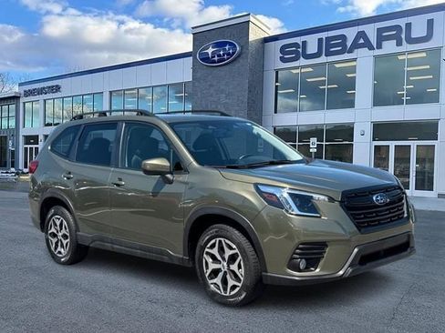 Certified 2023 Subaru Forester Premium AWD/4WD image 1
