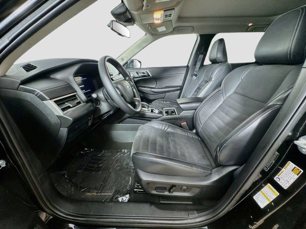 Used 2022 Mitsubishi Outlander SE AWD/4WD image 25