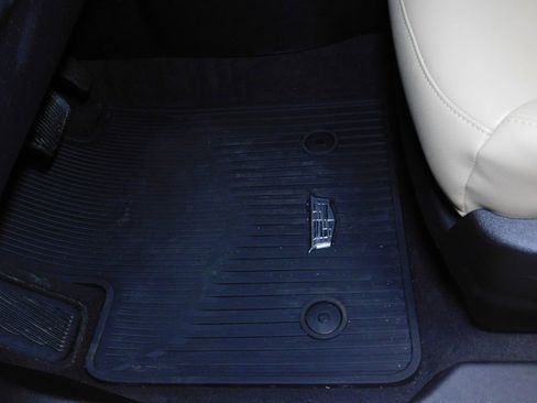 Used 2024 Cadillac XT4 Luxury w/ Cold Weather Package image 35