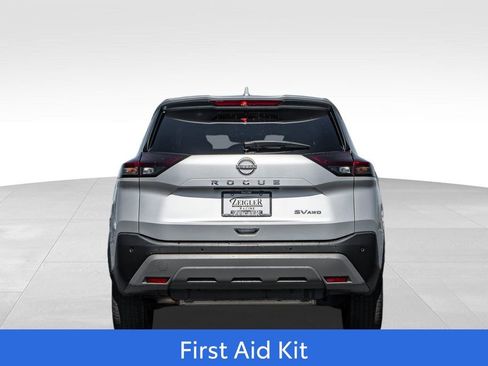 Used 2023 Nissan Rogue SV AWD/4WD image 6
