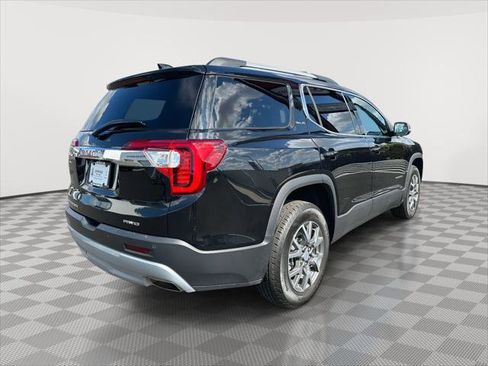 Used 2023 GMC Acadia SLE w/ Driver Convenience Package image 3