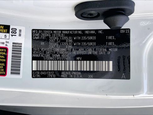Used 2023 Toyota Sienna XSE w/ XSE Plus Package FWD image 36
