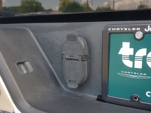 Used 2019 GMC Sierra 1500 SLT w/ SLT Premium Plus Package AWD/4WD image 11