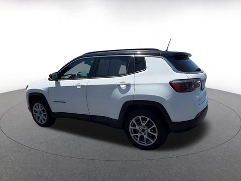 Used 2025 Jeep Compass Limited AWD/4WD image 10